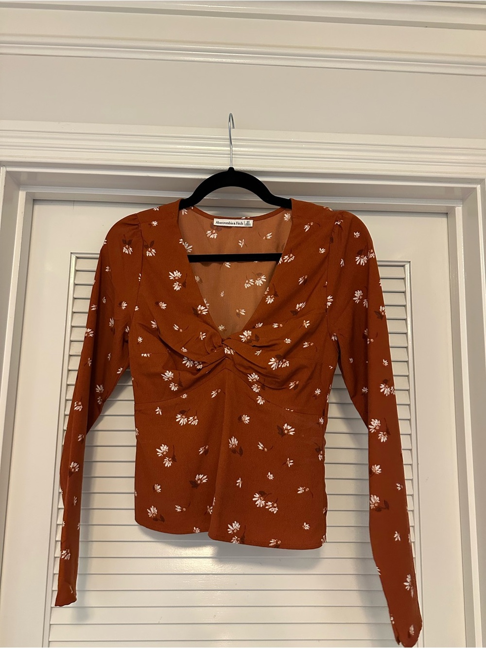 Abercrombie Rust Floral Twist-Front Long Sleeve Top